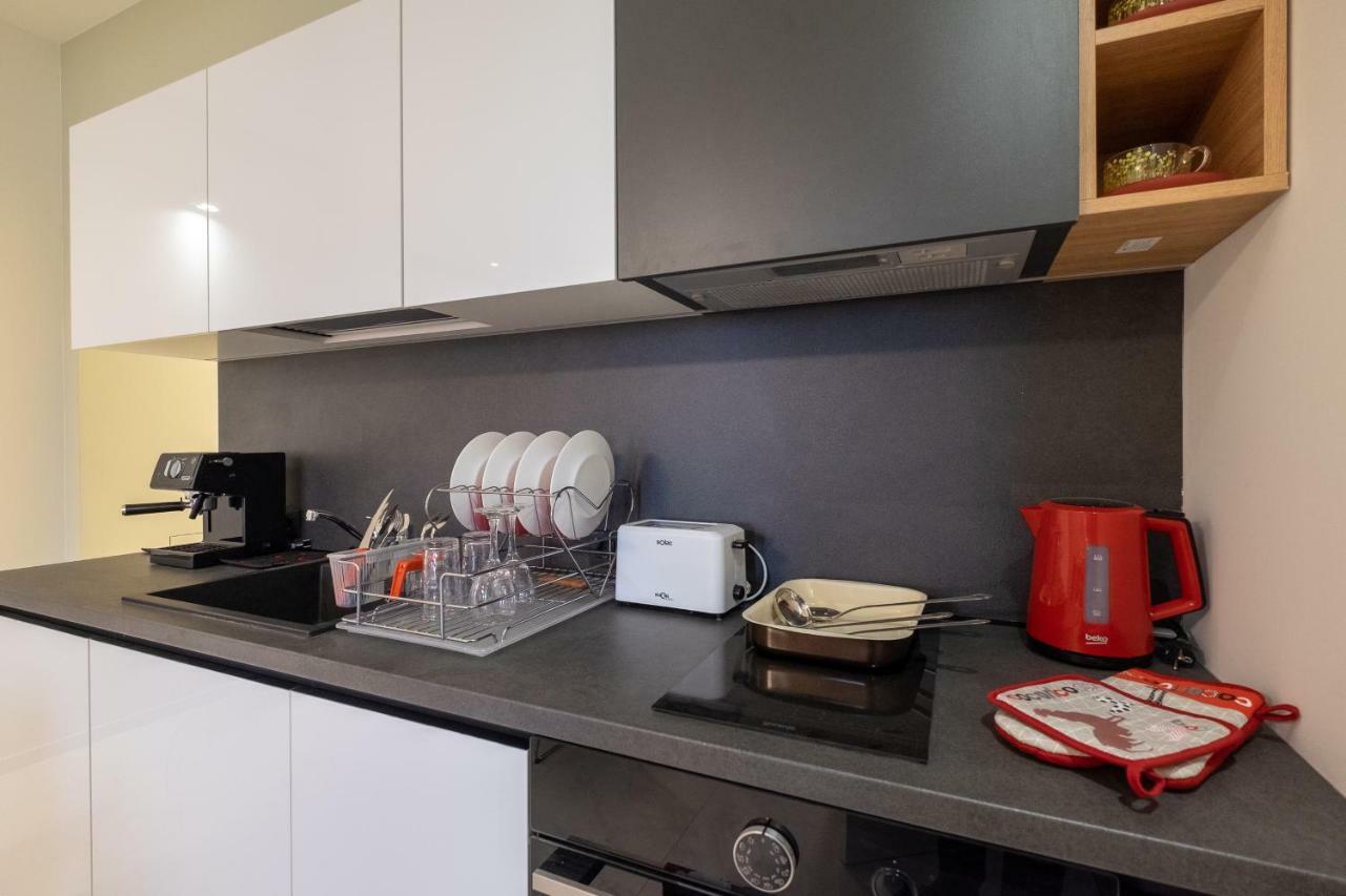 Vitosha Blvd Luxury 2-Bedroom, 2-Bathroom With Balcony Sofia Exterior photo
