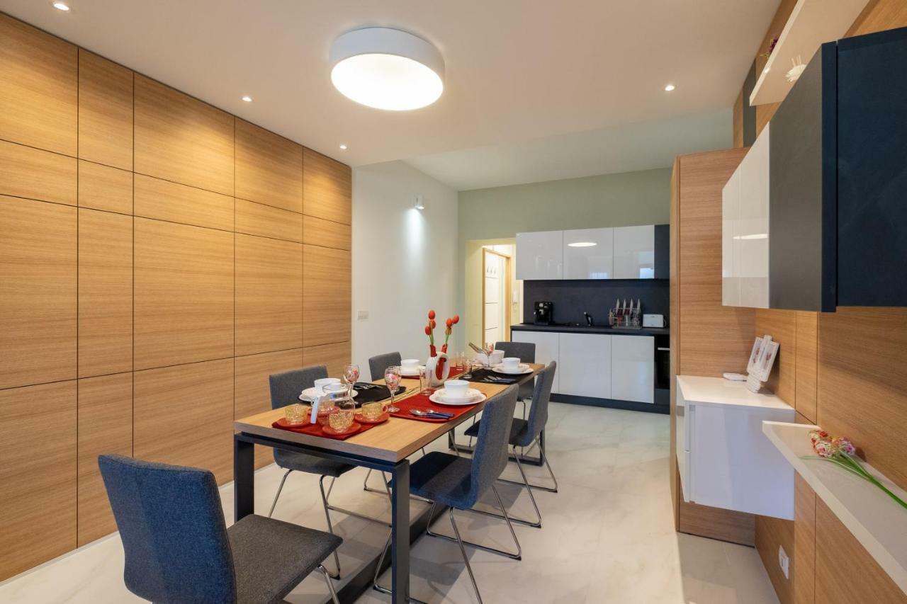 Vitosha Blvd Luxury 2-Bedroom, 2-Bathroom With Balcony Sofia Exterior photo