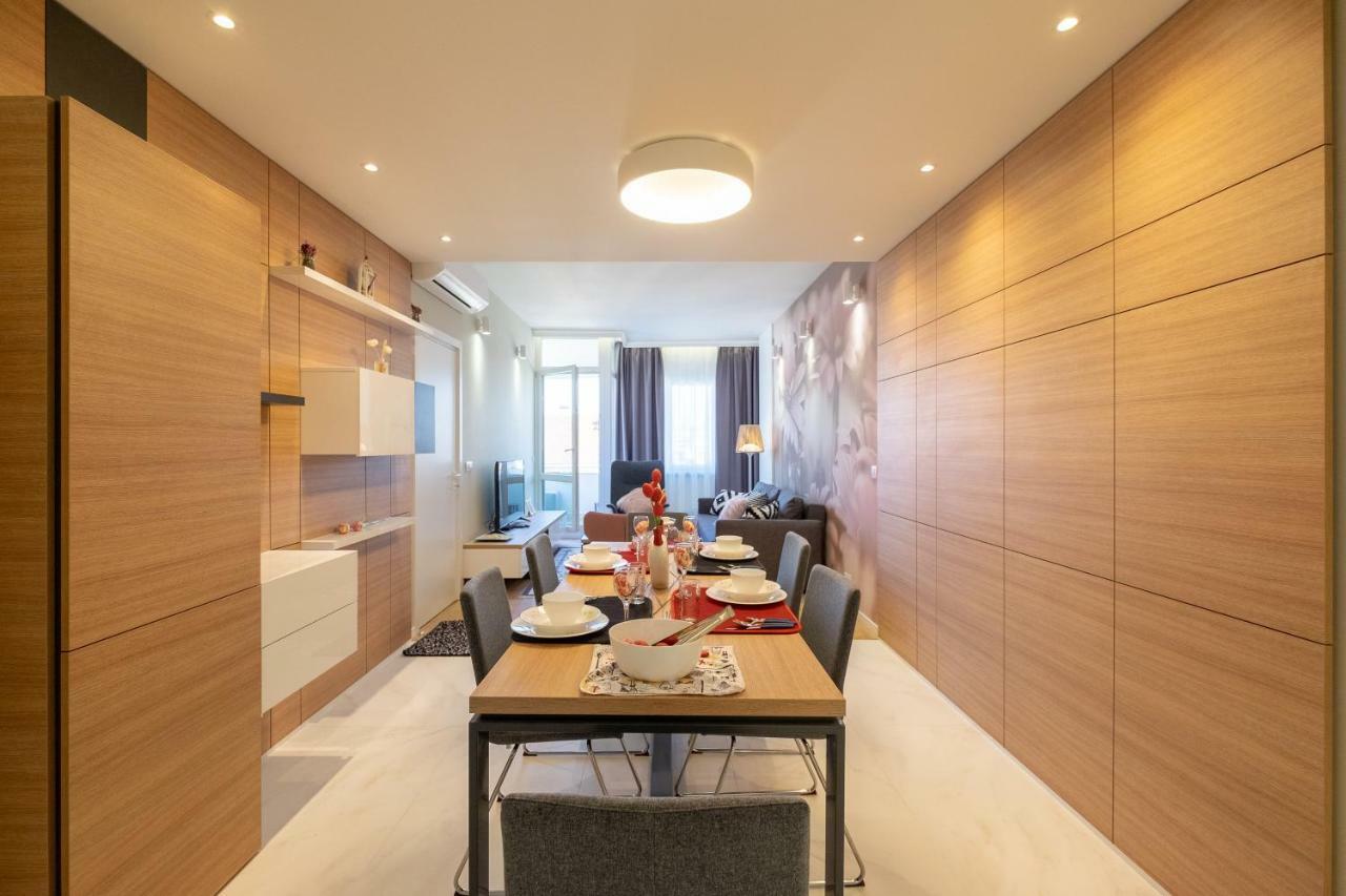 Vitosha Blvd Luxury 2-Bedroom, 2-Bathroom With Balcony Sofia Exterior photo
