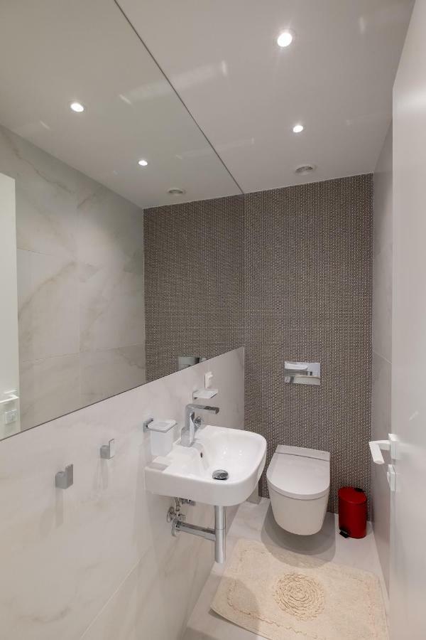 Vitosha Blvd Luxury 2-Bedroom, 2-Bathroom With Balcony Sofia Exterior photo